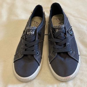 Blowfish canvas tennis shoes
